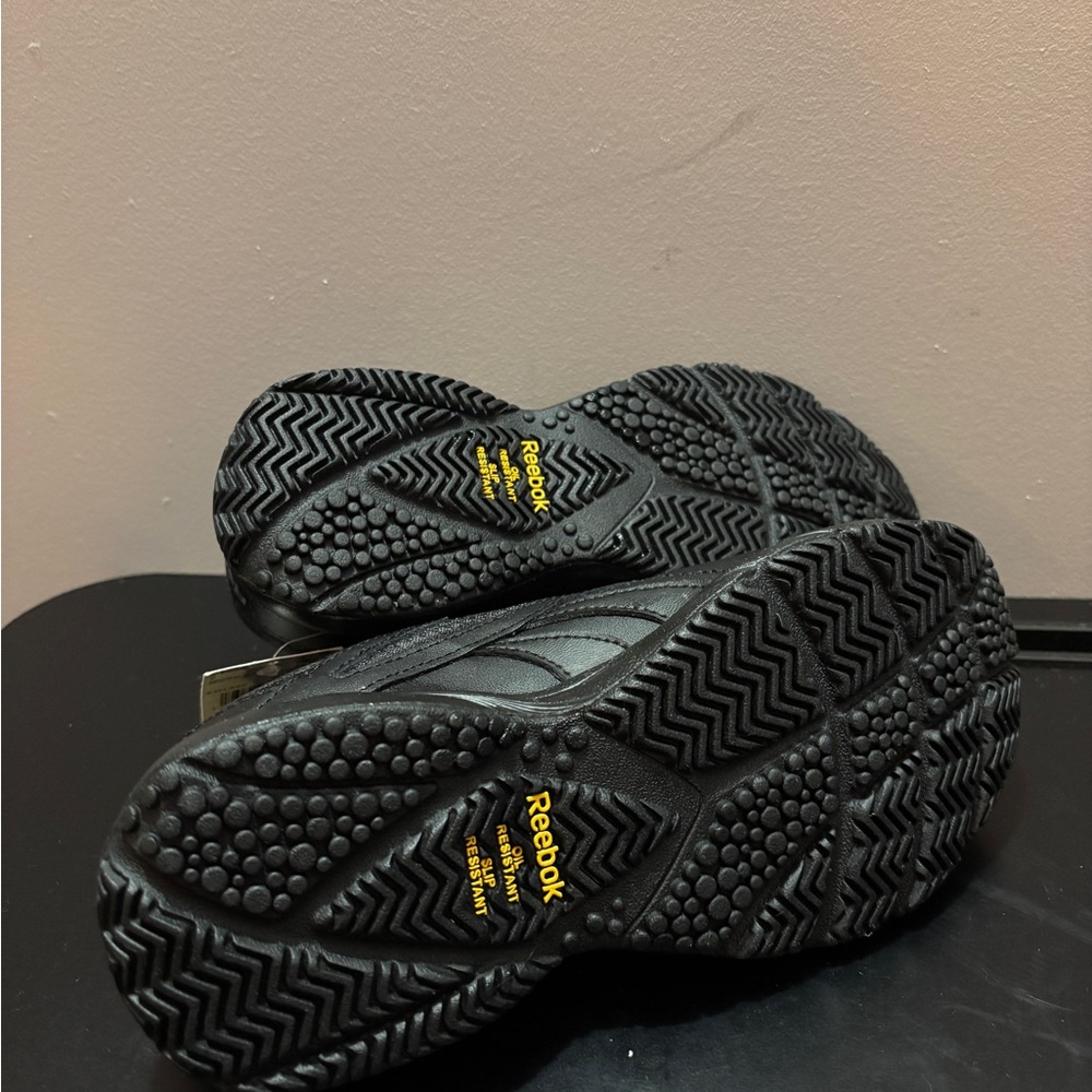 Reebok Running Shoes - Picture 4 of 5